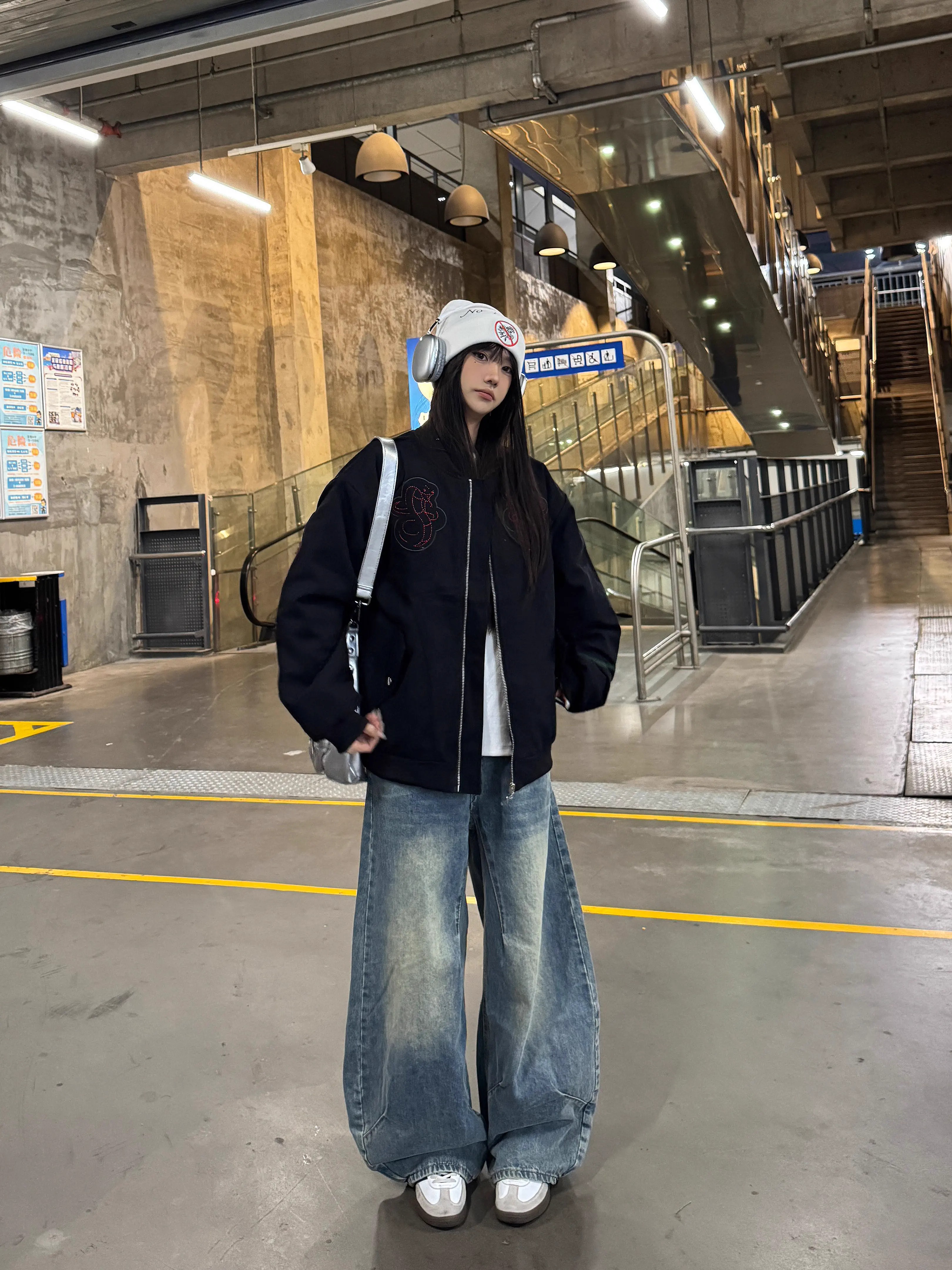 Limited Edition Embroidered Snake Flight Jacket - Vintage American Style, Spring 2025 Trend, Loose Fit Coat Limited Edition Embroidered Snake Flight Jacket - Vintage American Style, Spring 2025 Trend, Loose Fit Coat