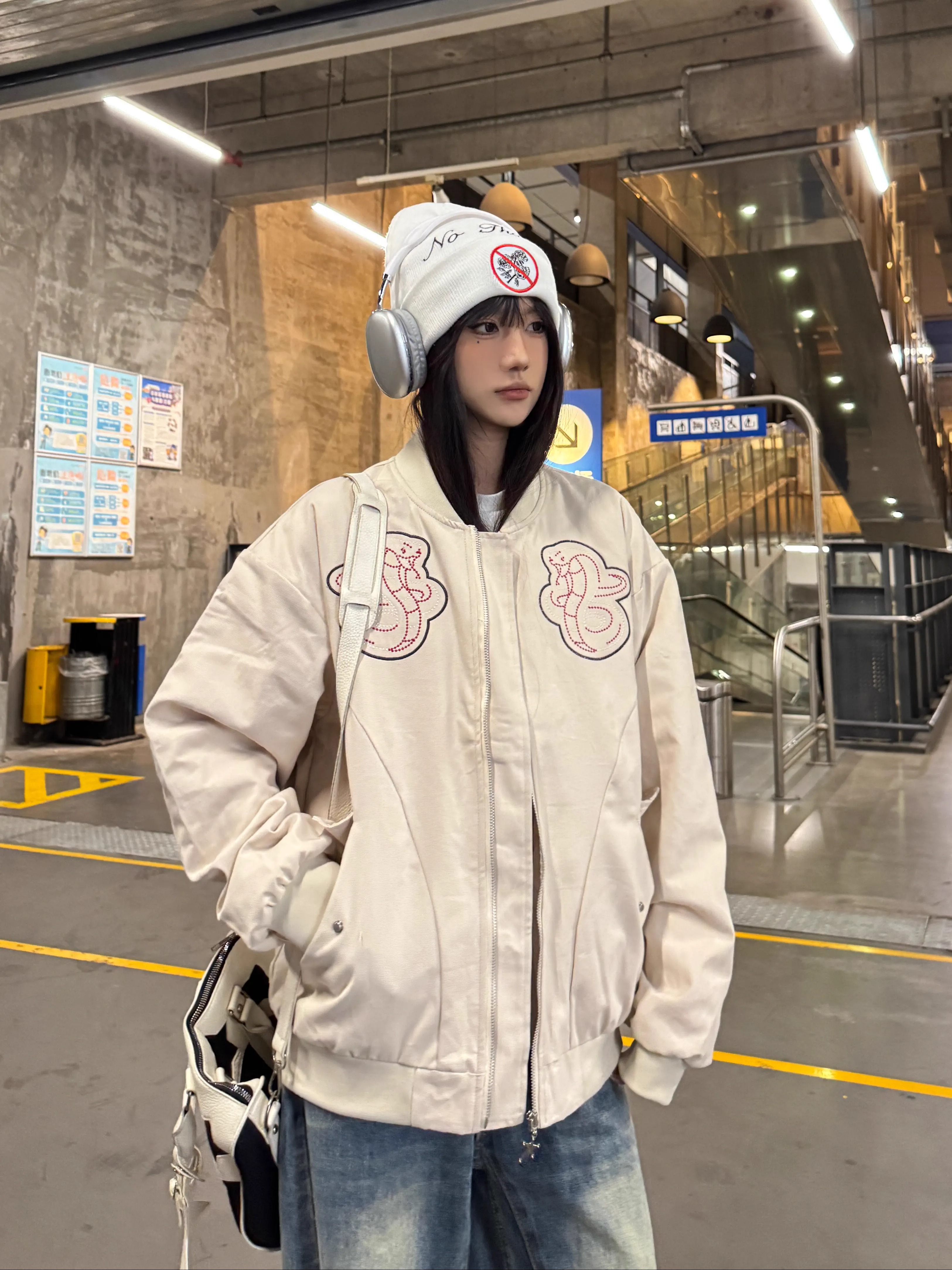 Limited Edition Embroidered Snake Flight Jacket - Vintage American Style, Spring 2025 Trend, Loose Fit Coat Limited Edition Embroidered Snake Flight Jacket - Vintage American Style, Spring 2025 Trend, Loose Fit Coat