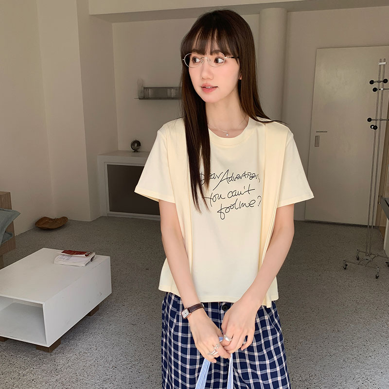 Loose Fit College Style Two-Piece Short Sleeve T-Shirt for Women - Flattering Shawl Half-Sleeve Top, Casual Chic Fashion Loose Fit College Style Two-Piece Short Sleeve T-Shirt for Women - Flattering Shawl Half-Sleeve Top, Casual Chic Fashion