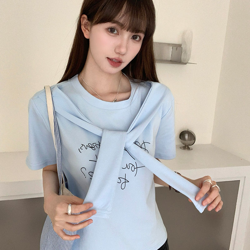Loose Fit College Style Two-Piece Short Sleeve T-Shirt for Women - Flattering Shawl Half-Sleeve Top, Casual Chic Fashion