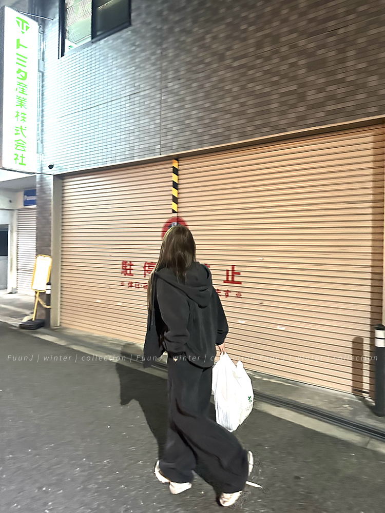 Loose Thick Hooded Cardigan Sweatshirt Jacket for Women - Retro American Casual Style for Winter Comfort Loose Thick Hooded Cardigan Sweatshirt Jacket for Women - Retro American Casual Style for Winter Comfort