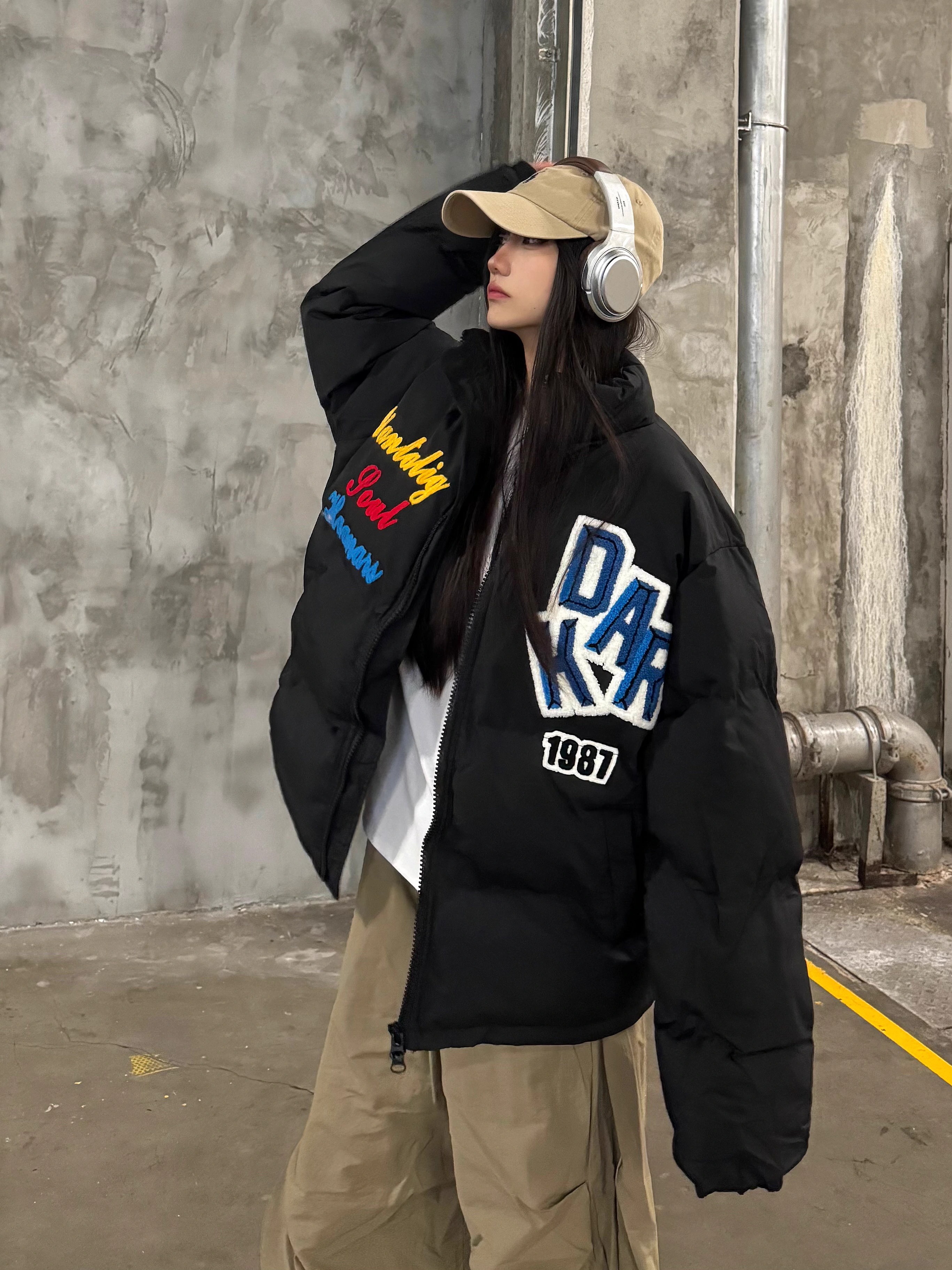 Loose Unisex Winter Puffer Jacket with Letter Embroidery - Thick Fleece Coat for Couples in National Trend Style Loose Unisex Winter Puffer Jacket with Letter Embroidery - Thick Fleece Coat for Couples in National Trend Style