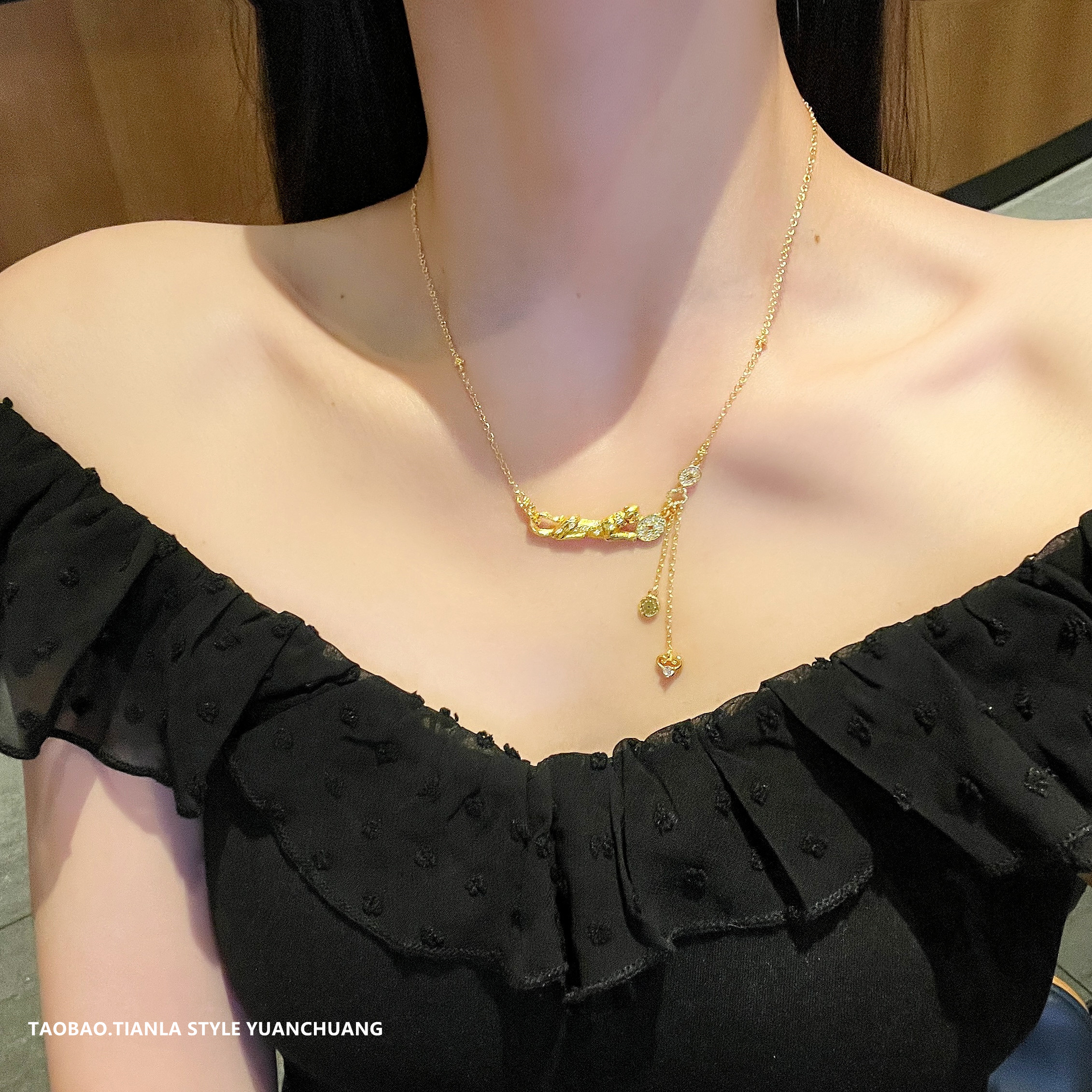 Luxury Gold Ingot Leopard Necklace for Women - High-End Collarbone Chain, Wealth-Attracting Design, Chic Statement Jewelry