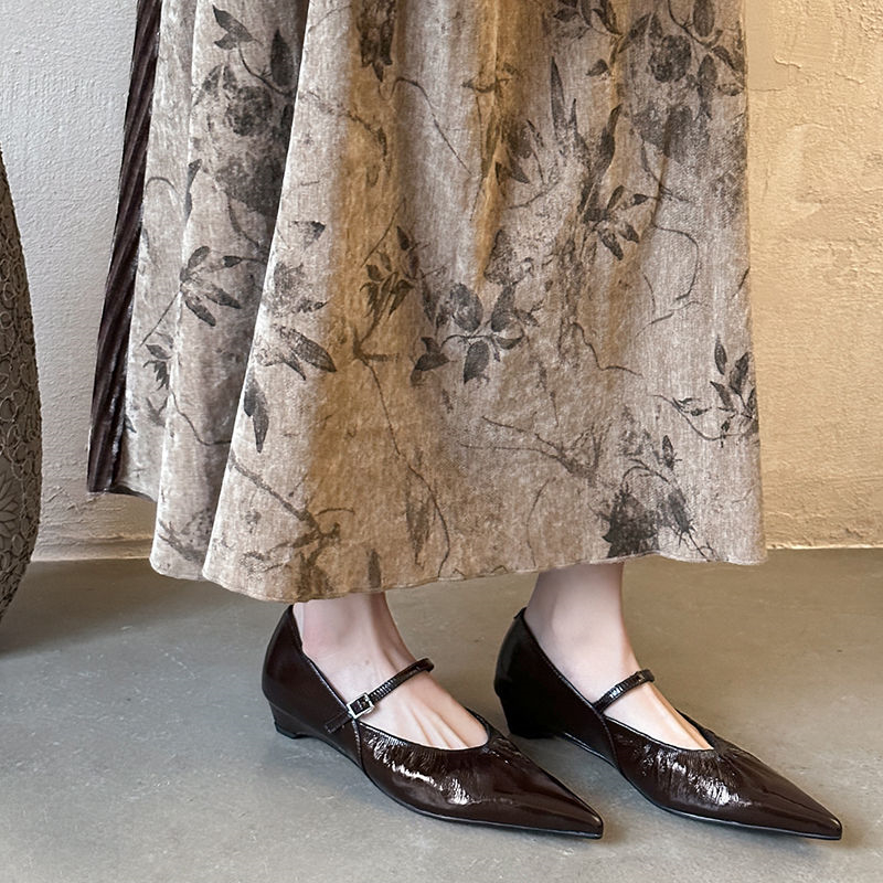 Luxury Lambskin Leather Pointed Toe Low-Heeled Mary Jane Flats for Women - High-End Fashion Footwear