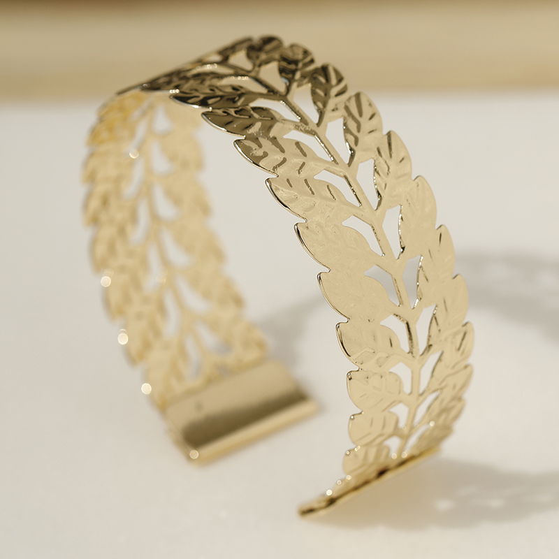 Luxury Women's Adjustable Hollow Leaf Bracelet - Smooth Shiny Bangle for Parties, Elegant Fashion Jewelry Accessory Luxury Women's Adjustable Hollow Leaf Bracelet - Smooth Shiny Bangle for Parties, Elegant Fashion Jewelry Accessory