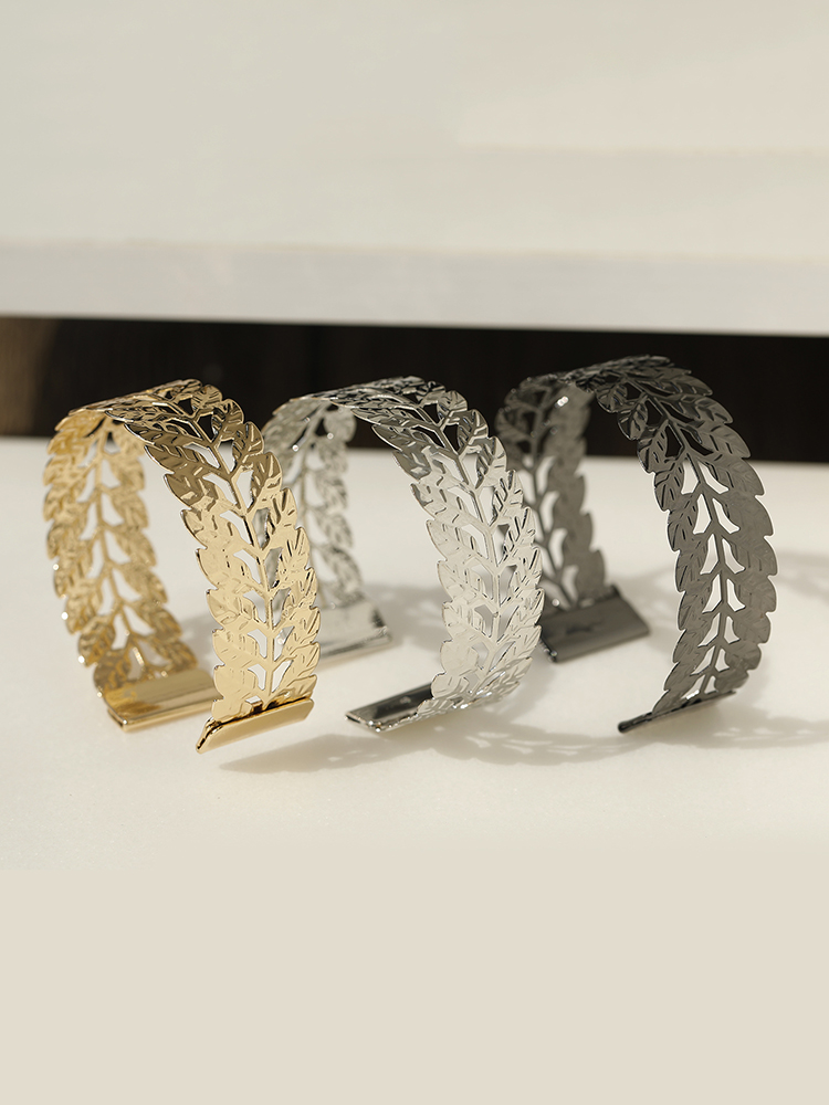 Luxury Women's Adjustable Hollow Leaf Bracelet - Smooth Shiny Bangle for Parties, Elegant Fashion Jewelry Accessory Luxury Women's Adjustable Hollow Leaf Bracelet - Smooth Shiny Bangle for Parties, Elegant Fashion Jewelry Accessory