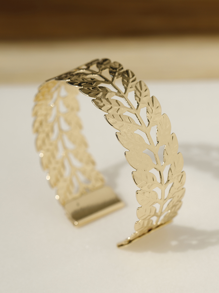 Luxury Women's Adjustable Hollow Leaf Bracelet - Smooth Shiny Bangle for Parties, Elegant Fashion Jewelry Accessory Luxury Women's Adjustable Hollow Leaf Bracelet - Smooth Shiny Bangle for Parties, Elegant Fashion Jewelry Accessory