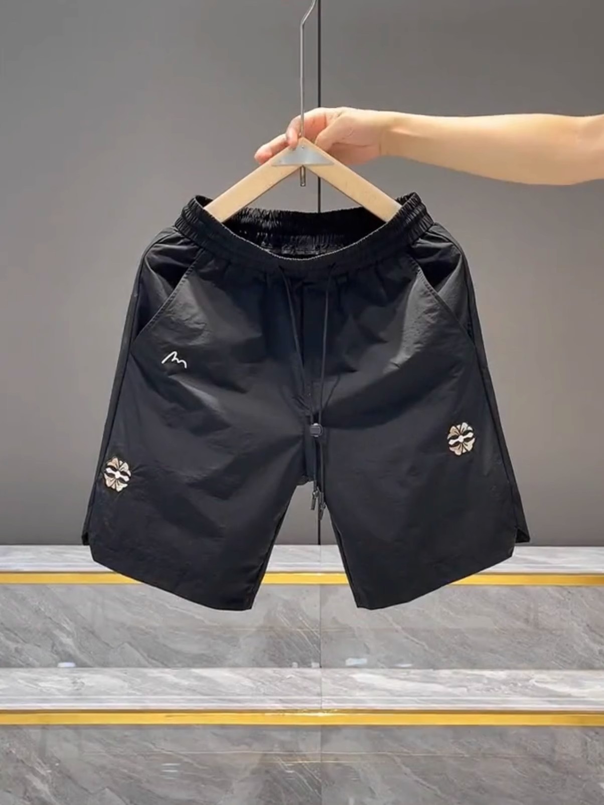 Men's Korean Style Loose-Fit Quick-Dry Breathable Five-Point Shorts - Versatile Summer Fashion Essential for 2025 Men's Korean Style Loose-Fit Quick-Dry Breathable Five-Point Shorts - Versatile Summer Fashion Essential for 2025