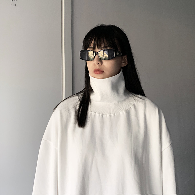 Men's Korean Style Turtleneck Long Sleeve T-Shirt - Casual Thickened Base Layer for Spring & Autumn, Versatile Solid Color, Loose Fit Men's Korean Style Turtleneck Long Sleeve T-Shirt - Casual Thickened Base Layer for Spring & Autumn, Versatile Solid Color, Loose Fit