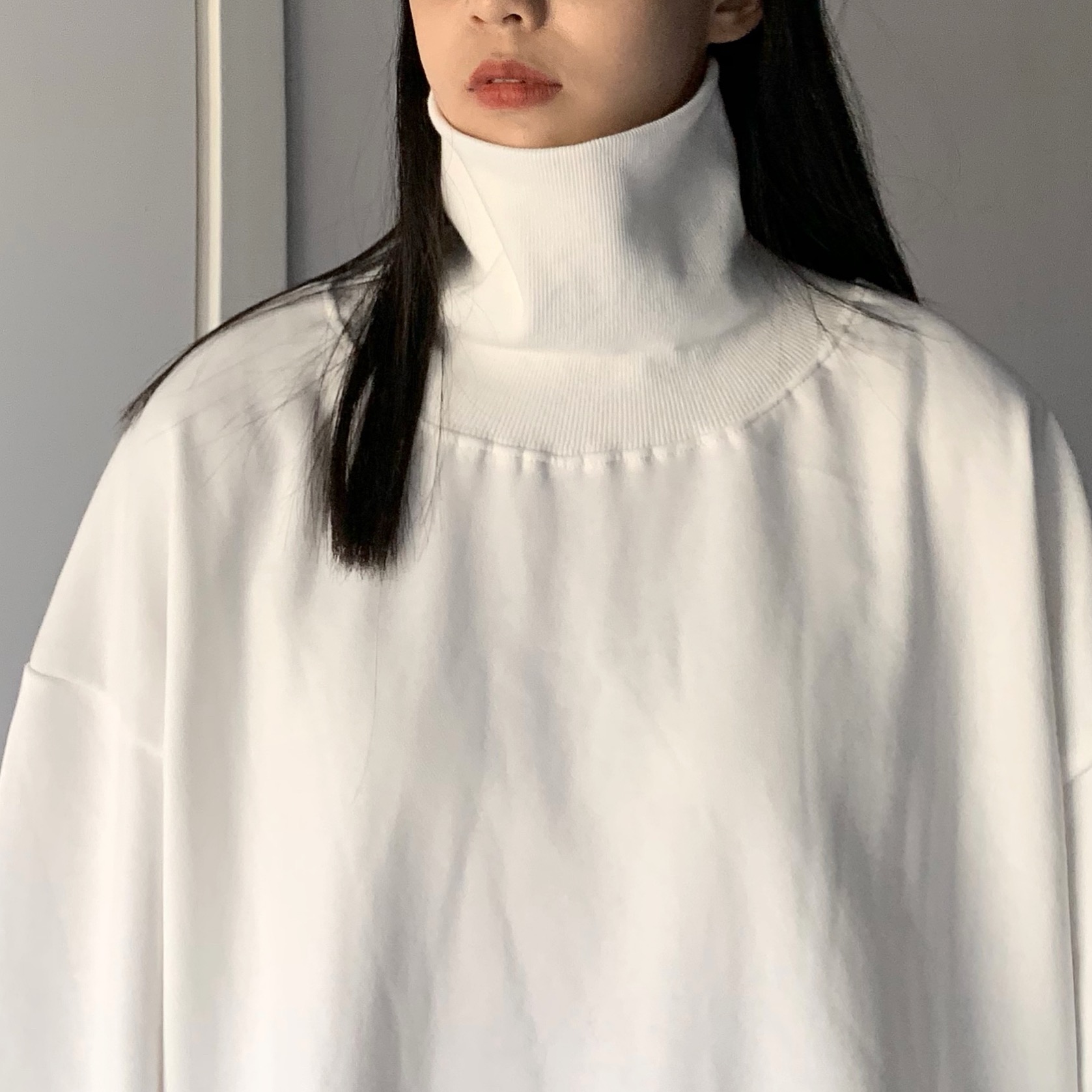 Men's Korean Style Turtleneck Long Sleeve T-Shirt - Casual Thickened Base Layer for Spring & Autumn, Versatile Solid Color, Loose Fit Men's Korean Style Turtleneck Long Sleeve T-Shirt - Casual Thickened Base Layer for Spring & Autumn, Versatile Solid Color, Loose Fit