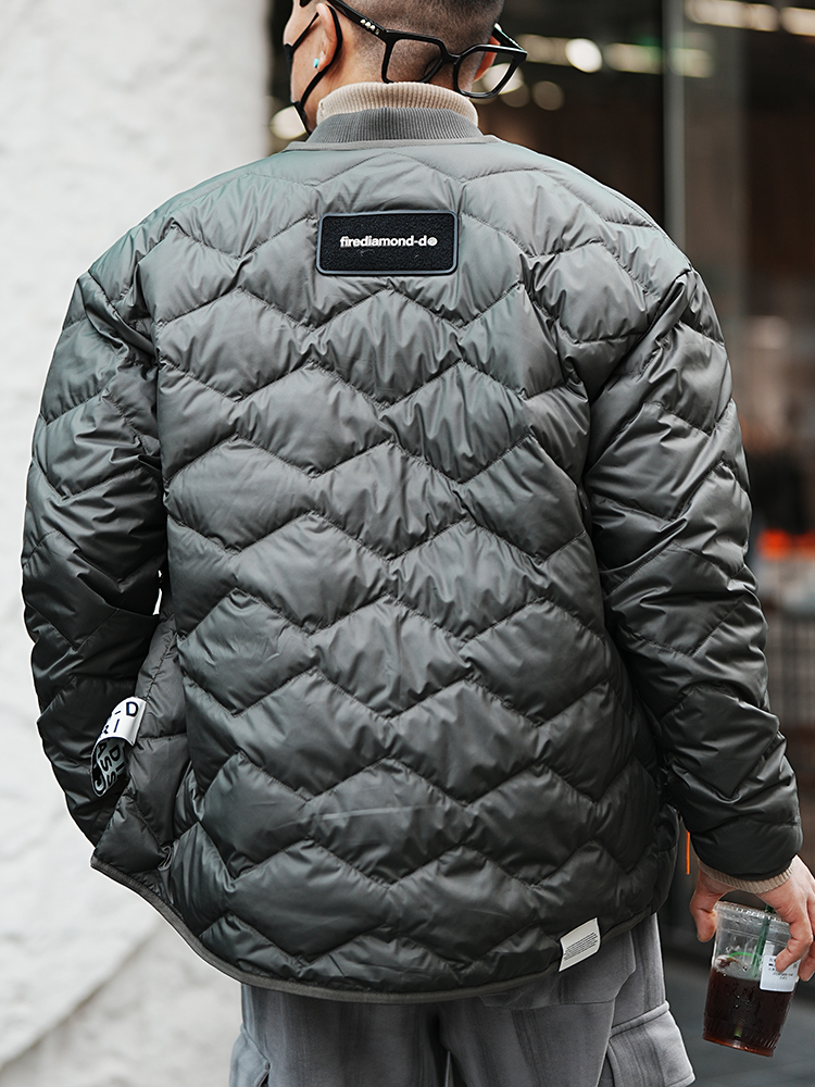 Men's Lightweight Minimalist Baseball Collar Down Jacket - Trendy Diamond Check Design for Autumn and Winter Fashion Men's Lightweight Minimalist Baseball Collar Down Jacket - Trendy Diamond Check Design for Autumn and Winter Fashion