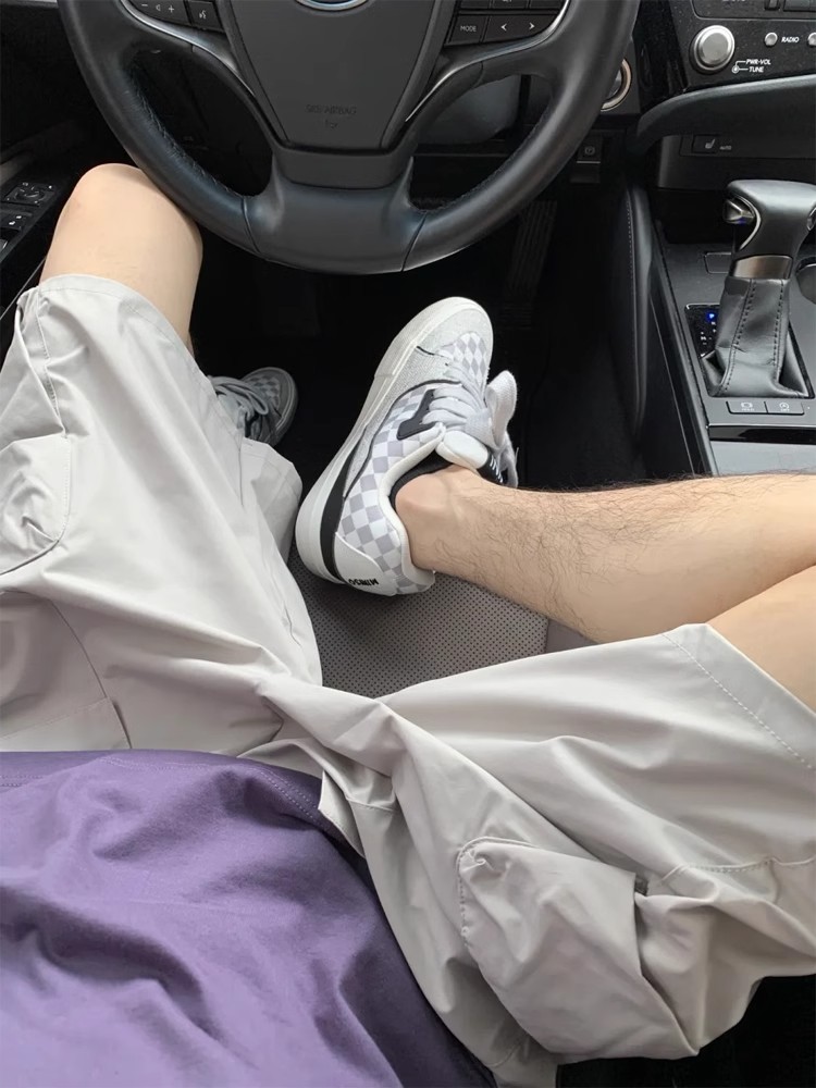 Men's Summer Thin Ice Silk Casual Shorts, Loose Trendy Beach Pants with Functional Pleats, American Style Five-Point Shorts for Warm Weather Men's Summer Thin Ice Silk Casual Shorts, Loose Trendy Beach Pants with Functional Pleats, American Style Five-Point Shorts for Warm Weather