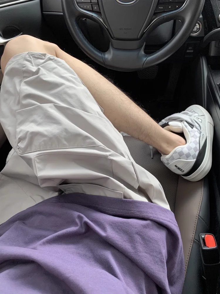 Men's Summer Thin Ice Silk Casual Shorts, Loose Trendy Beach Pants with Functional Pleats, American Style Five-Point Shorts for Warm Weather Men's Summer Thin Ice Silk Casual Shorts, Loose Trendy Beach Pants with Functional Pleats, American Style Five-Point Shorts for Warm Weather