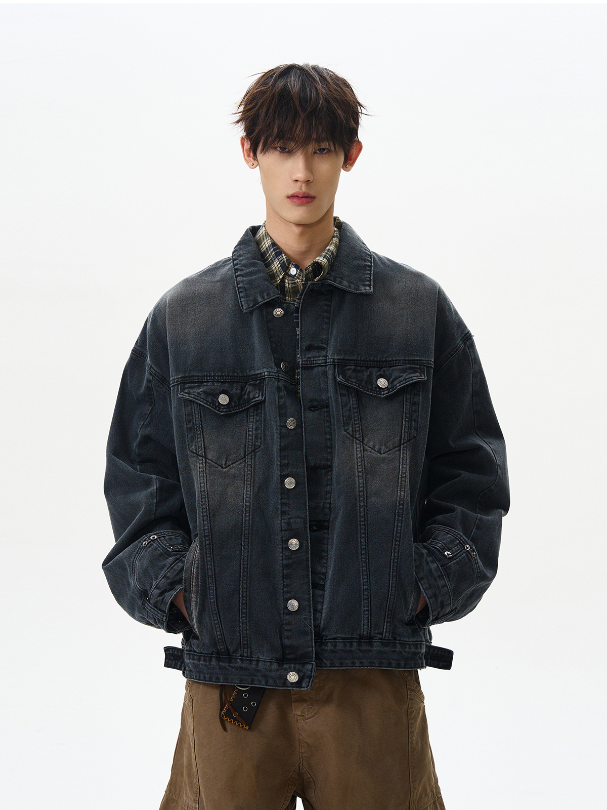 Men's Vintage Distressed Reverse Denim Jacket - American Retro Style with Multiple Pockets, Casual Workwear Men's Vintage Distressed Reverse Denim Jacket - American Retro Style with Multiple Pockets, Casual Workwear