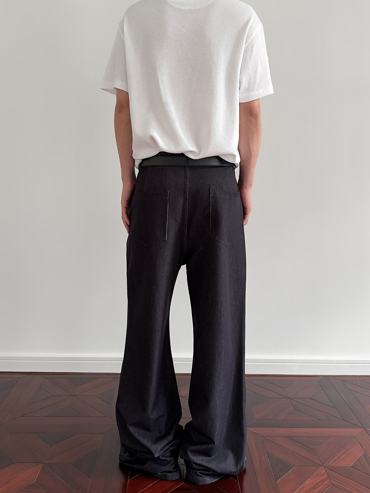 Men's Vintage Inspired Clean Fit Drape Denim Pants - Trendy Straight Leg Slightly Flared Slimming Trousers for a Timeless Look Men's Vintage Inspired Clean Fit Drape Denim Pants - Trendy Straight Leg Slightly Flared Slimming Trousers for a Timeless Look