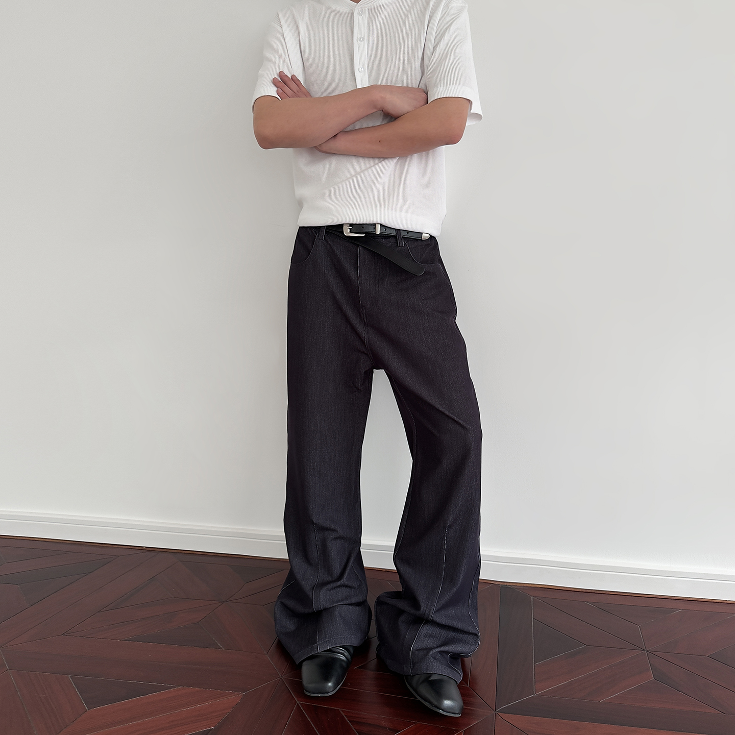 Men's Vintage Inspired Clean Fit Drape Denim Pants - Trendy Straight Leg Slightly Flared Slimming Trousers for a Timeless Look