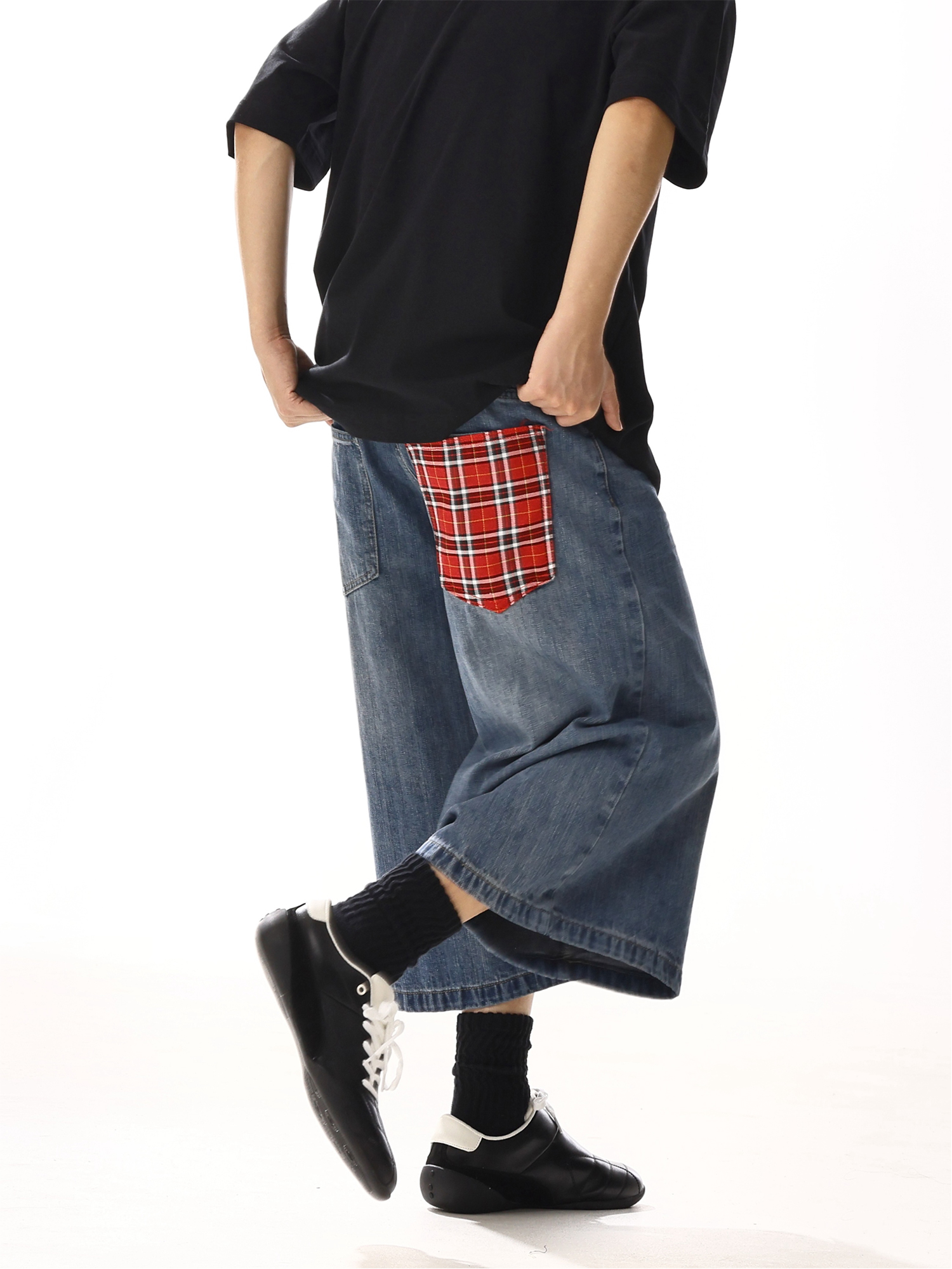 Men's Vintage Washed Distressed Denim Shorts, Loose Straight-Leg Casual Capris for Summer, Retro Wide-Leg Style Men's Vintage Washed Distressed Denim Shorts, Loose Straight-Leg Casual Capris for Summer, Retro Wide-Leg Style