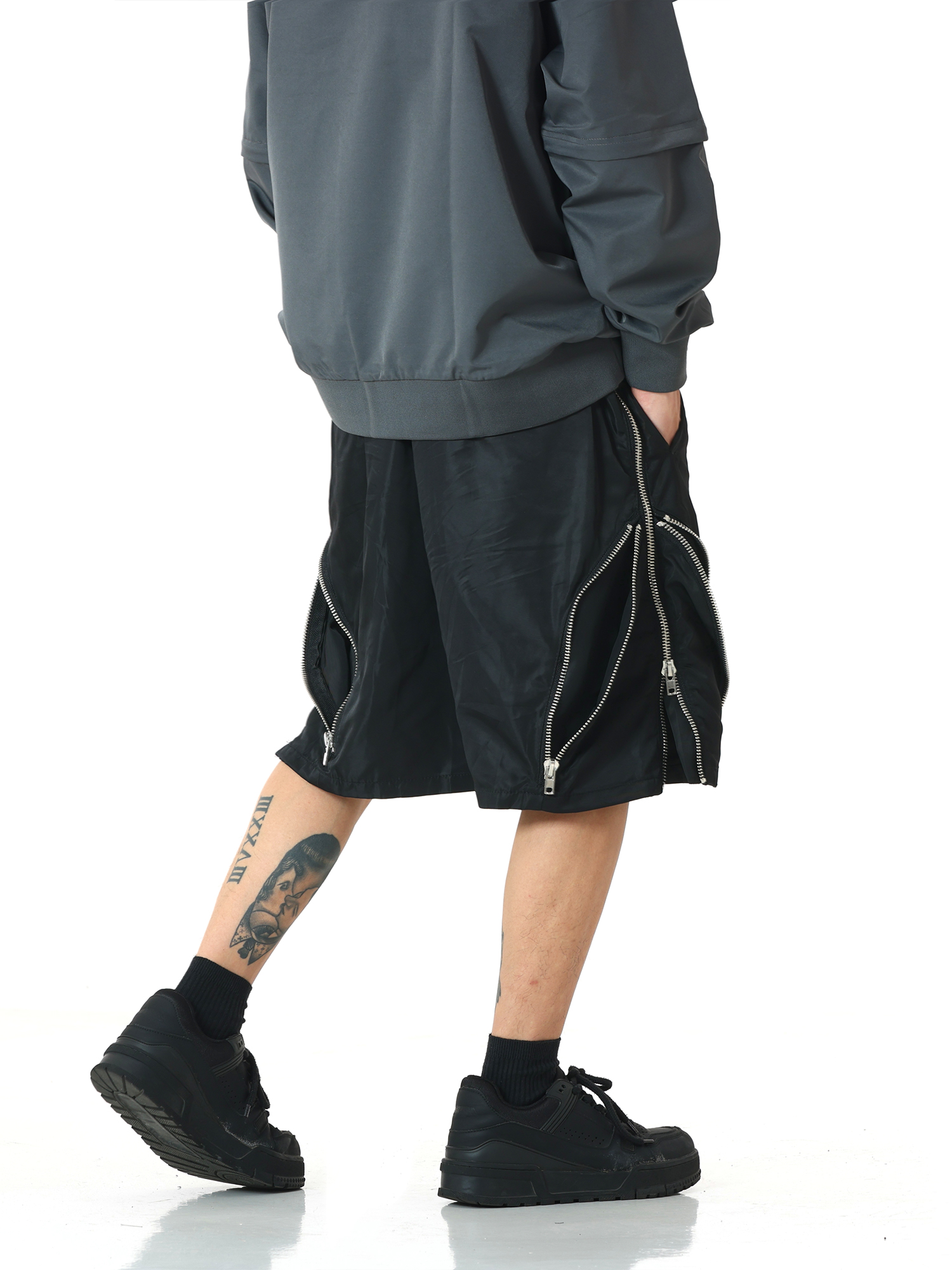 Men's Zippered Sports Shorts - Trendy Loose Casual Five-Point Pants with American High Street Vibe for Summer Activities Men's Zippered Sports Shorts - Trendy Loose Casual Five-Point Pants with American High Street Vibe for Summer Activities