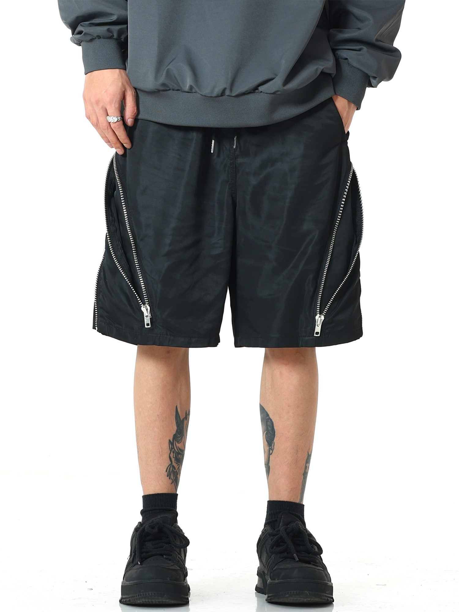 Men's Zippered Sports Shorts - Trendy Loose Casual Five-Point Pants with American High Street Vibe for Summer Activities Men's Zippered Sports Shorts - Trendy Loose Casual Five-Point Pants with American High Street Vibe for Summer Activities