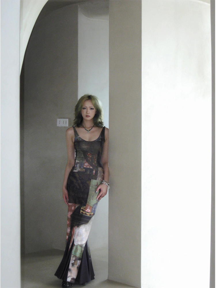 Mid-Length Chinese Style Oil Painting Dress with Waist-Cinching Design for a Slimming Effect - Elegant Fashion Statement