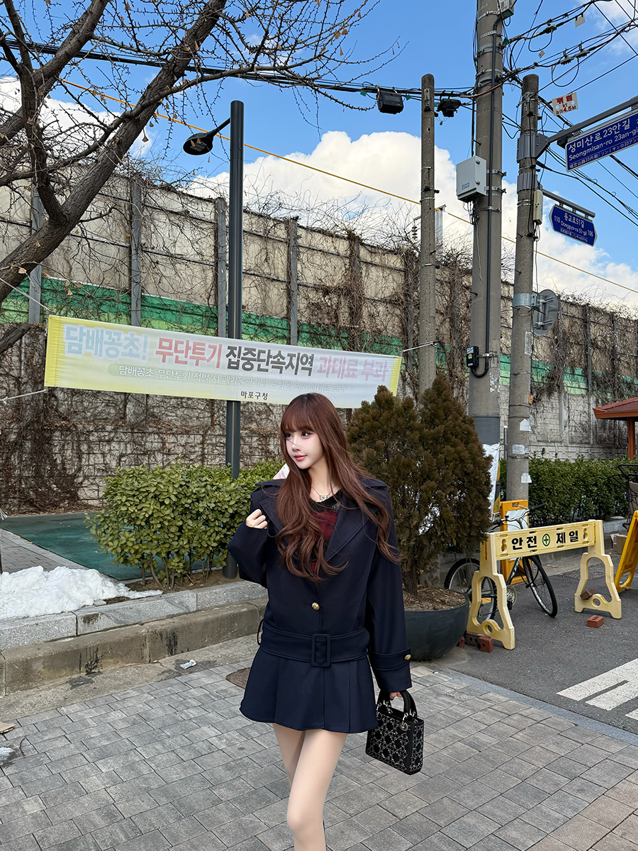 Mid-Length Ruffled Coat for Women - Nordic Nocturne Spring/Summer 2025, Waist-Cinching Design, Chic Layering Outerwear Mid-Length Ruffled Coat for Women - Nordic Nocturne Spring/Summer 2025, Waist-Cinching Design, Chic Layering Outerwear