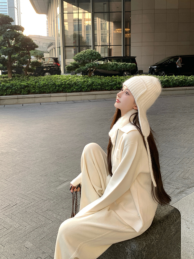 Milk White Zipper Jacket for Women - Nordic Notes Lapel Workwear, Soft and Warm Fashion Outerwear