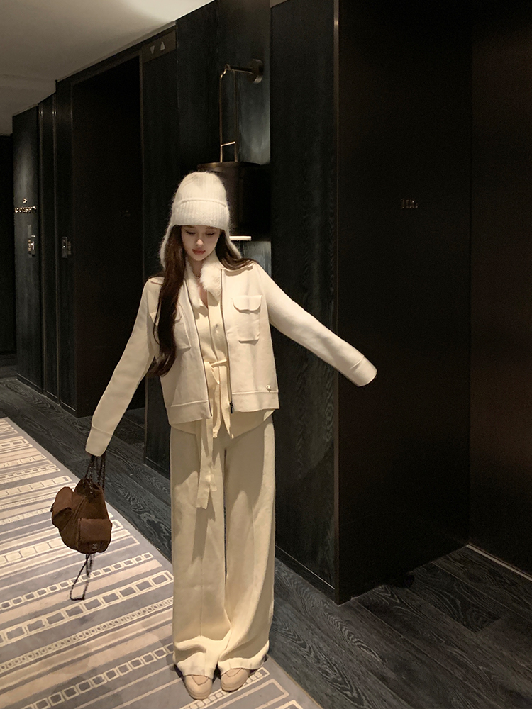 Milk White Zipper Jacket for Women - Nordic Notes Lapel Workwear, Soft and Warm Fashion Outerwear Milk White Zipper Jacket for Women - Nordic Notes Lapel Workwear, Soft and Warm Fashion Outerwear