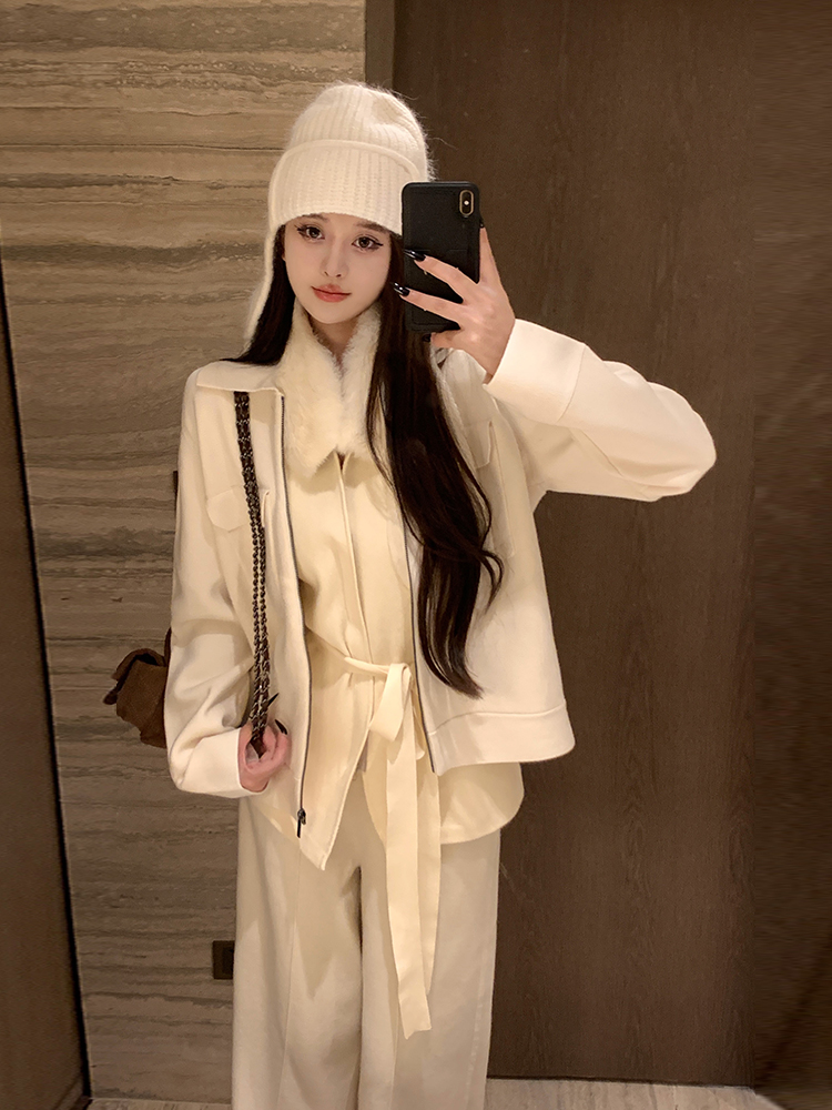 Milk White Zipper Jacket for Women - Nordic Notes Lapel Workwear, Soft and Warm Fashion Outerwear Milk White Zipper Jacket for Women - Nordic Notes Lapel Workwear, Soft and Warm Fashion Outerwear