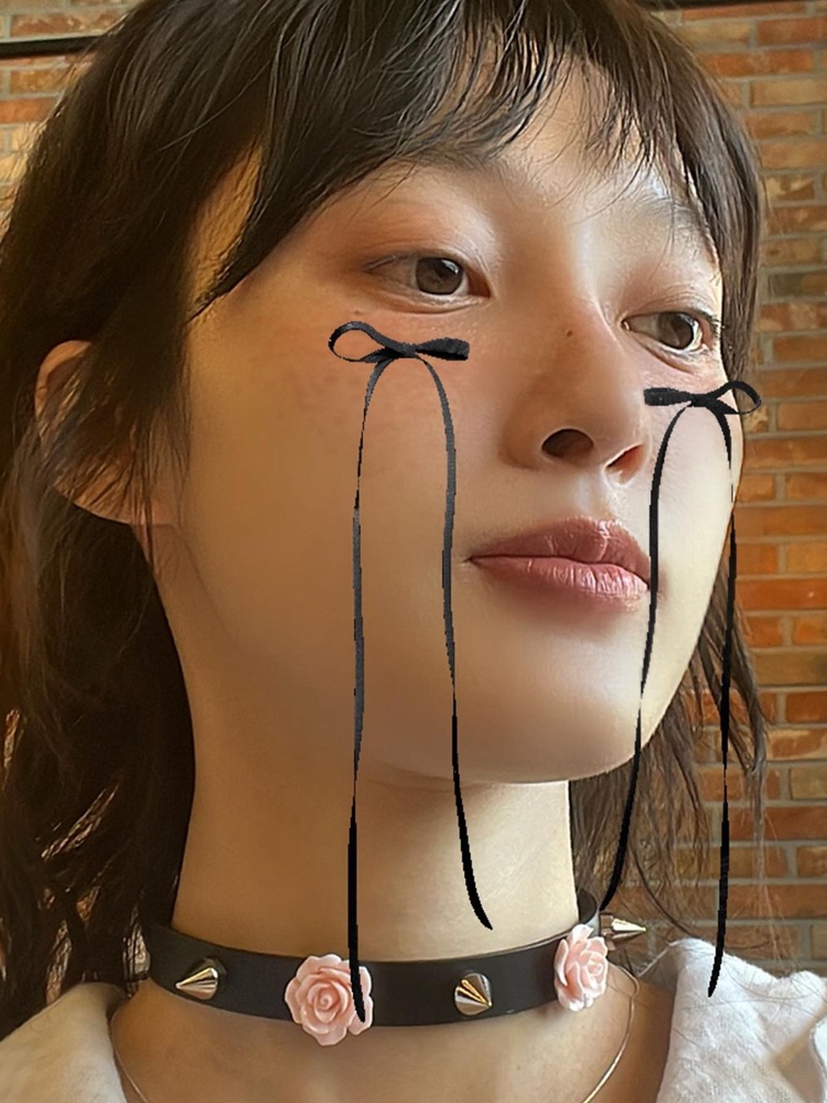 Millennial Spicy Girl Rivet Rose Choker Leather Collar - Rock Punk Heavy-Duty Clavicle Chain, Korean Niche Design Millennial Spicy Girl Rivet Rose Choker Leather Collar - Rock Punk Heavy-Duty Clavicle Chain, Korean Niche Design