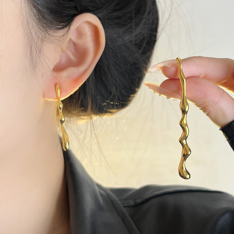 Minimalist Asymmetric Wave Curve Long Earrings for Women - Unique Metal Exaggerated Studs in Cold Style Minimalist Asymmetric Wave Curve Long Earrings for Women - Unique Metal Exaggerated Studs in Cold Style