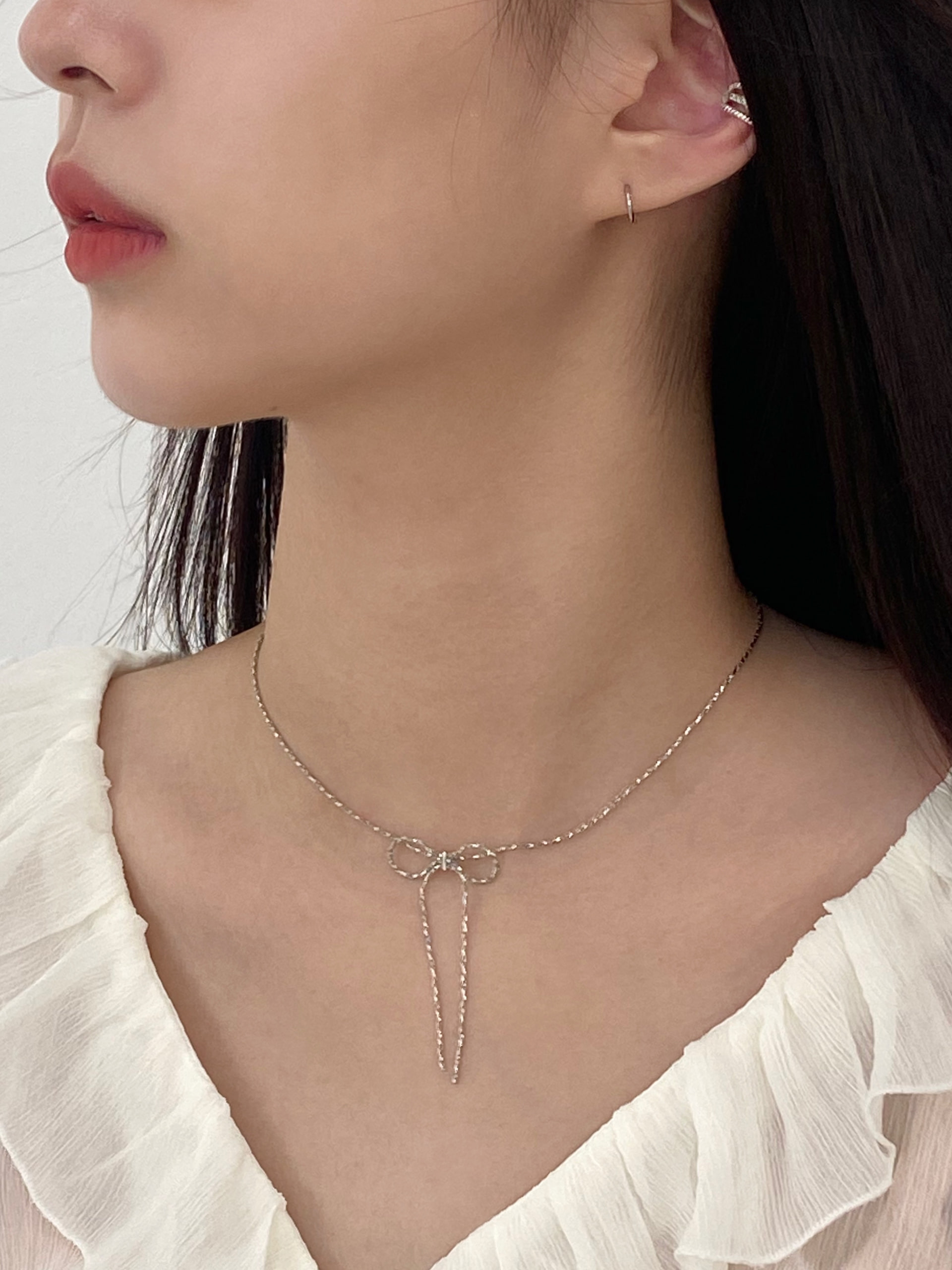 Minimalist Ballet-Style Bow Necklace Metal Choker - Versatile Sweet Short Clavicle Chain for Elegant Looks