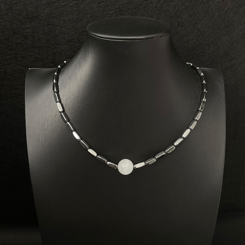 Minimalist Beaded Necklace for Women, Light Luxury Clavicle Chain, Y2K Trendy Neck Accessory, Sweet Cool Style