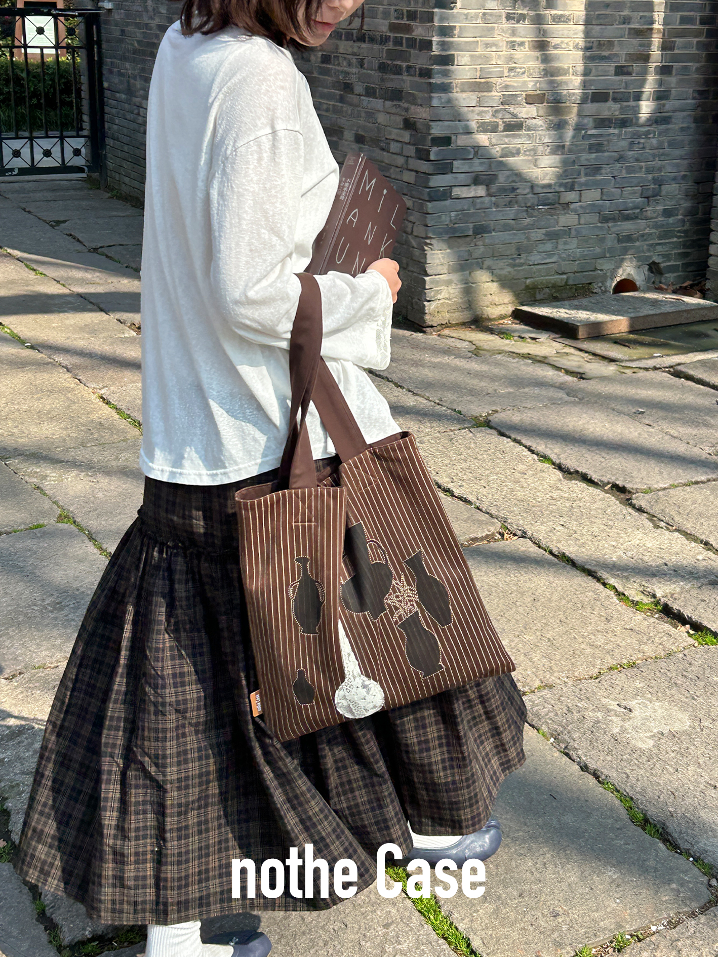 Minimalist Chinese Style Canvas Shoulder Bag - Artistic 'Empty Vase' Design, Lightweight Niche Fashion Tote