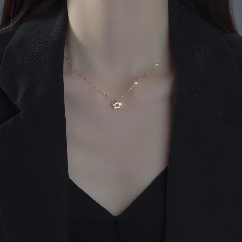 Minimalist Cold Style Star Collarbone Chain - Elegant Fashion Accessory for a Chic Look Minimalist Cold Style Star Collarbone Chain - Elegant Fashion Accessory for a Chic Look