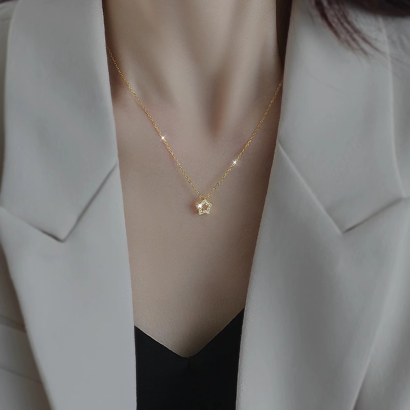 Minimalist Cold Style Star Collarbone Chain - Elegant Fashion Accessory for a Chic Look Minimalist Cold Style Star Collarbone Chain - Elegant Fashion Accessory for a Chic Look