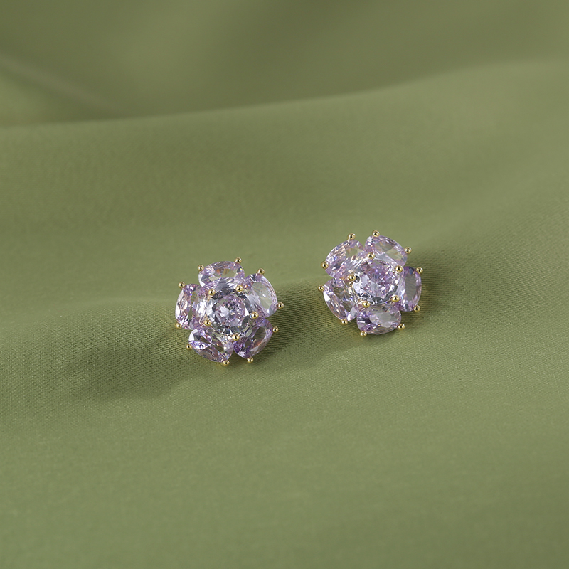 Minimalist Crystal Zircon Flower Stud Earrings for Women - Ethereal Sweet Design, Cool Girl Vibe, Fresh Niche Style