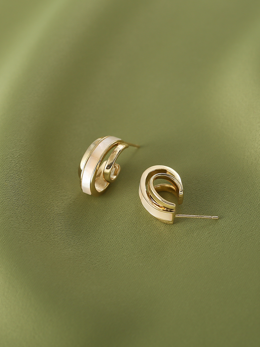 Minimalist French-Style Mother-of-Pearl Stud Earrings for Women - Exquisite Light Luxury, Unique High-End Design, 2025 Trend