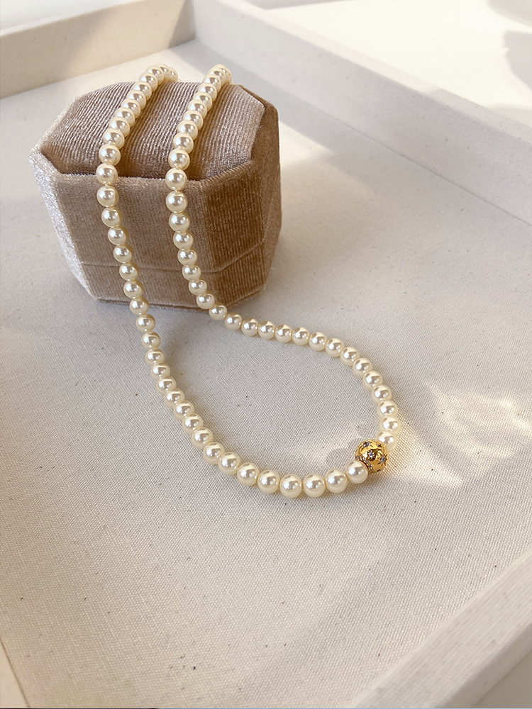 Minimalist French-Style Pearl Necklace for Women - Elegant Light Luxury Beaded Collar Chain, Versatile Fashion Accessory Minimalist French-Style Pearl Necklace for Women - Elegant Light Luxury Beaded Collar Chain, Versatile Fashion Accessory