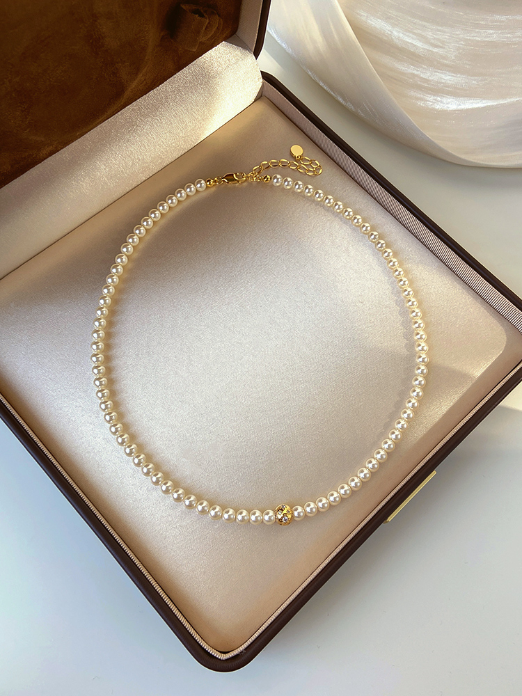 Minimalist French-Style Pearl Necklace for Women - Elegant Light Luxury Beaded Collar Chain, Versatile Fashion Accessory