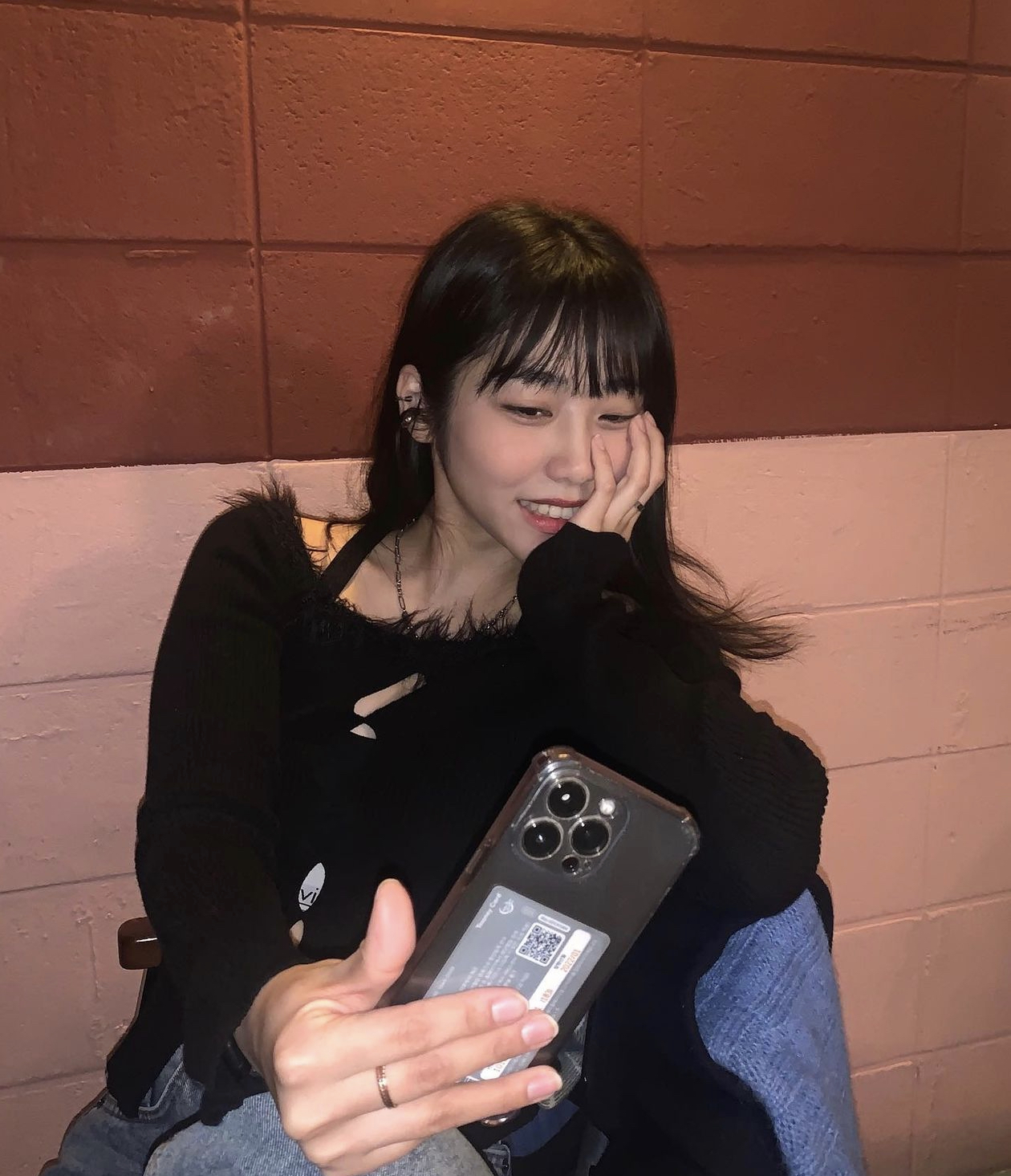 Minimalist Fringed Off-Shoulder Long Sleeve Knit Top - Unique Ribbed Design for a Chic, Trendy Look Minimalist Fringed Off-Shoulder Long Sleeve Knit Top - Unique Ribbed Design for a Chic, Trendy Look