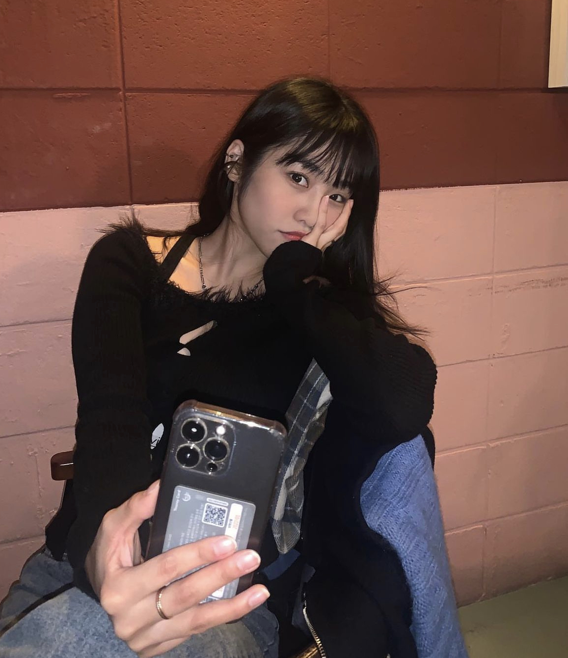 Minimalist Fringed Off-Shoulder Long Sleeve Knit Top - Unique Ribbed Design for a Chic, Trendy Look Minimalist Fringed Off-Shoulder Long Sleeve Knit Top - Unique Ribbed Design for a Chic, Trendy Look