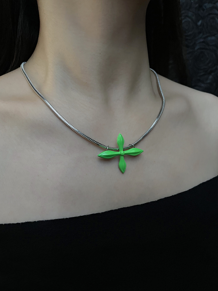 Minimalist Green Cross Necklace for Unisex, Stylish Titanium Steel Clavicle Chain, Trendy Sweet Accessories Minimalist Green Cross Necklace for Unisex, Stylish Titanium Steel Clavicle Chain, Trendy Sweet Accessories