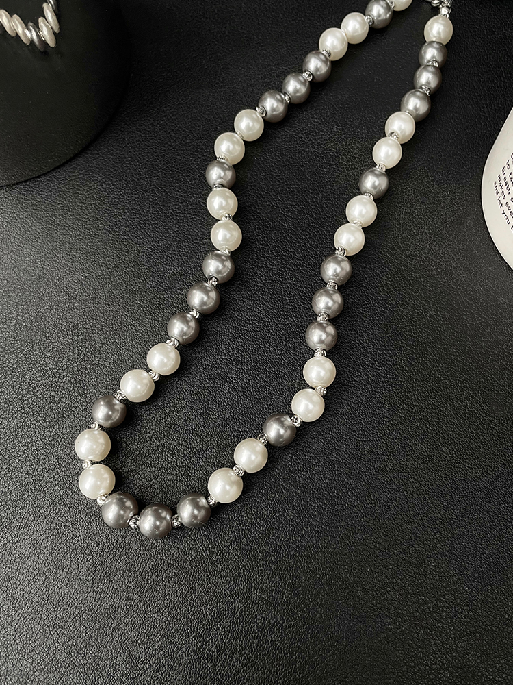 Minimalist Imitation Pearl Necklace for Women, Versatile Light Luxury Clavicle Chain, Beaded High-End Jewelry Accessory Minimalist Imitation Pearl Necklace for Women, Versatile Light Luxury Clavicle Chain, Beaded High-End Jewelry Accessory