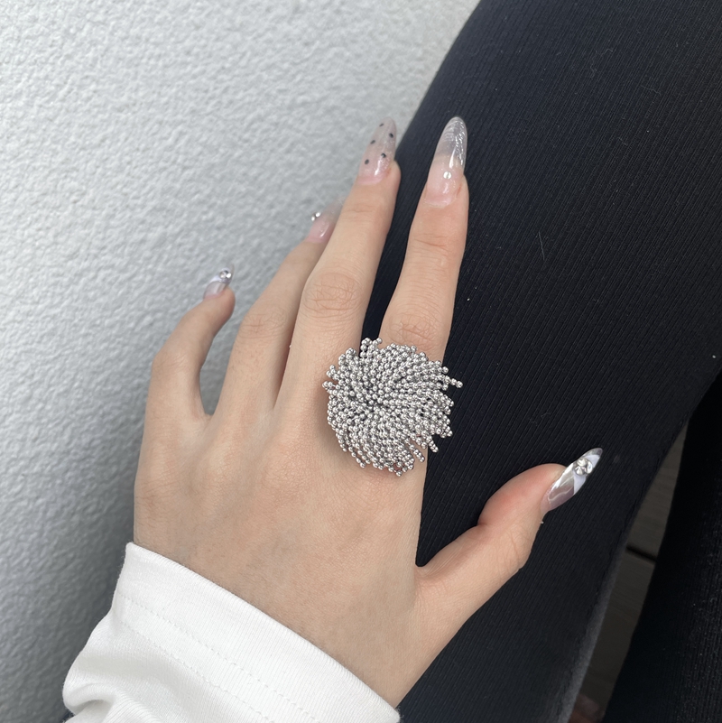 Minimalist Korean-Style Fireworks Ring with Tassels - Unique High-End Index Finger Jewelry, Fashionable Cold Style Design