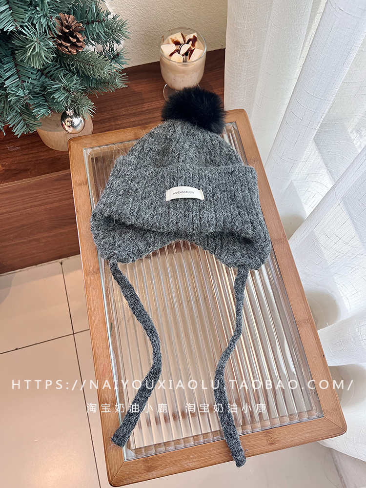 Minimalist Korean-Style Gray Pom-Pom Bucket Hat for Women - Warm Winter Knitted Lei Feng Design with Ties, Face-Shaping Fashion Accessory