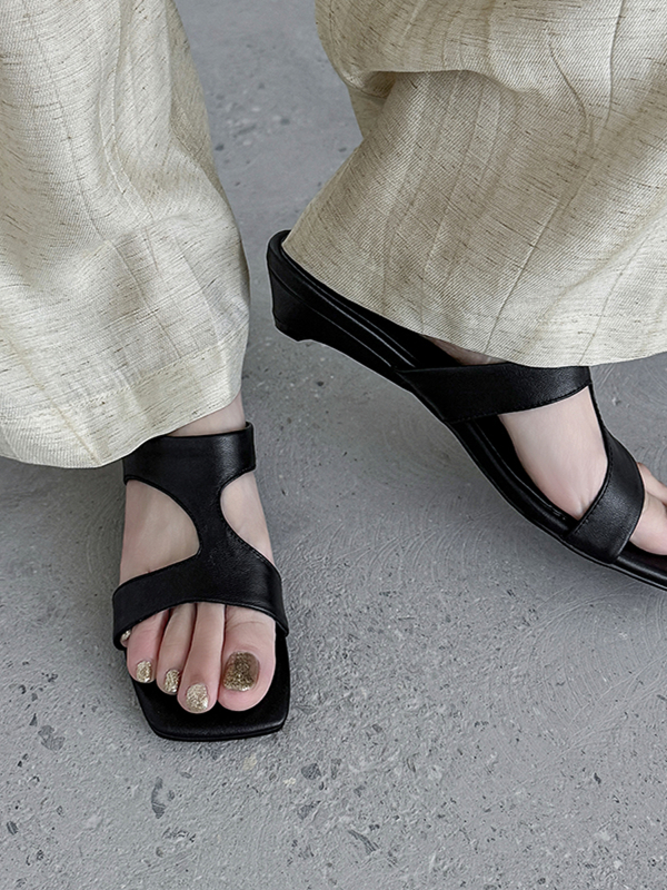 Minimalist Lambskin French Square-Toe Wedge Slide Sandals for Women - Summer 2025 High-End Casual Low-Heeled Slippers Minimalist Lambskin French Square-Toe Wedge Slide Sandals for Women - Summer 2025 High-End Casual Low-Heeled Slippers
