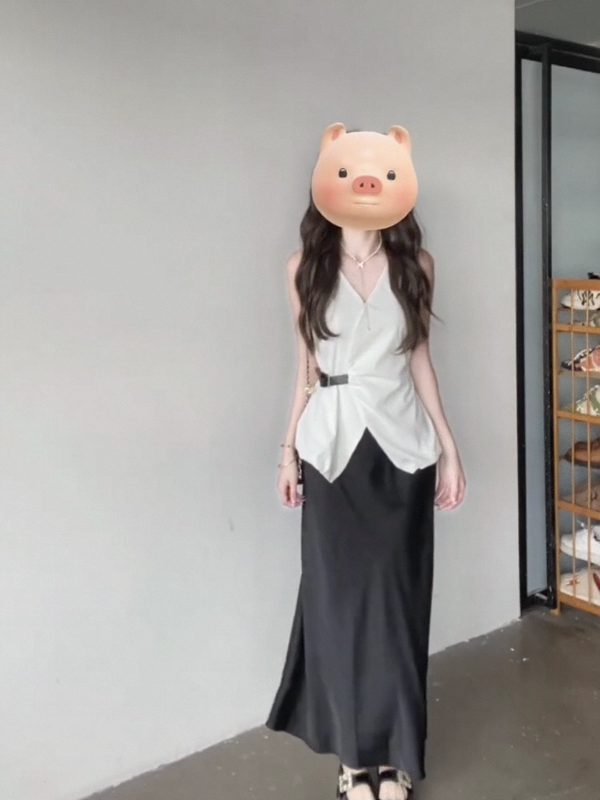 Minimalist Leather Buckle V-Neck Sleeveless Vest Top and Drape Slim-Fit Half Skirt Two-Piece Set for Women Summer Fashion Minimalist Leather Buckle V-Neck Sleeveless Vest Top and Drape Slim-Fit Half Skirt Two-Piece Set for Women Summer Fashion