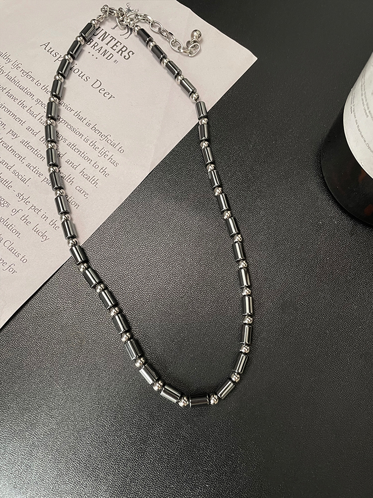 Minimalist Light Luxury Necklace for Women & Men, Versatile Hip-Hop Clavicle Chain, Personalized High-End Accessory Minimalist Light Luxury Necklace for Women & Men, Versatile Hip-Hop Clavicle Chain, Personalized High-End Accessory