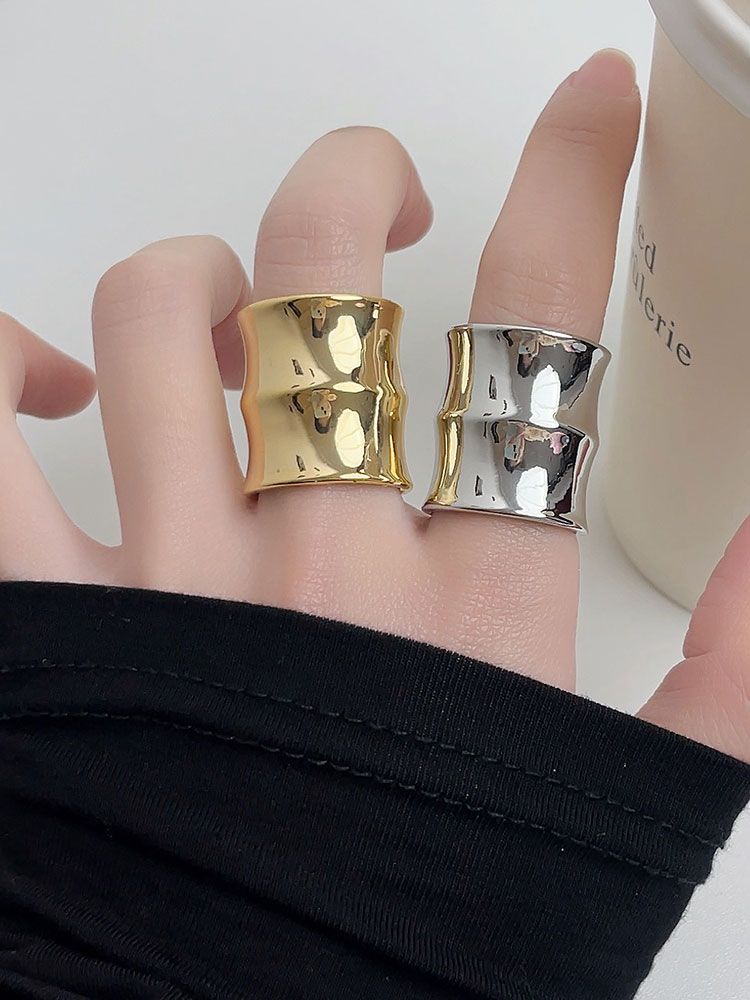 Minimalist Metal Bone Open Ring for Women - Unique High-End Light Luxury Wide Band Design, Perfect for Couples