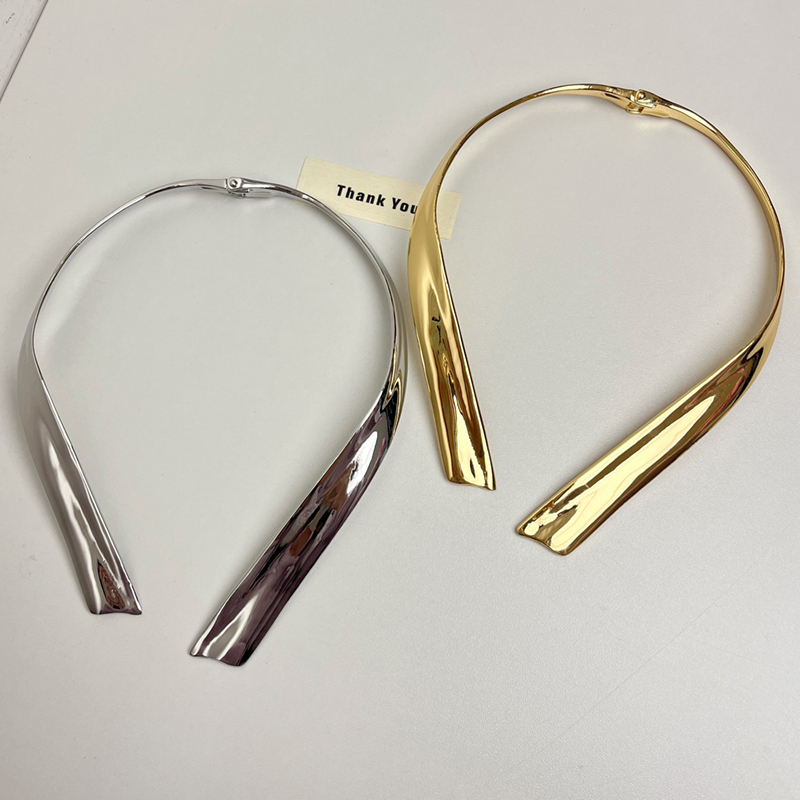 Minimalist Metal Open Collar Necklace for Women - High-End Cold Style Choker Chain for Autumn and Winter Fashion Minimalist Metal Open Collar Necklace for Women - High-End Cold Style Choker Chain for Autumn and Winter Fashion